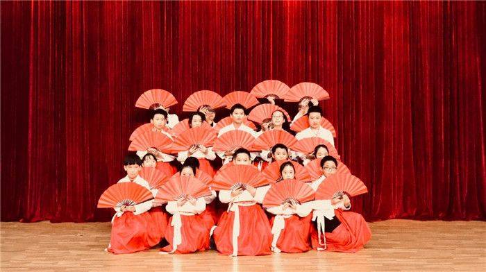 扇子舞动作分解,扇子舞基本16个动作,初学扇子舞的基本动作_大山谷图库